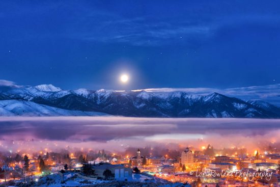 The Magic of Christmas Morn - Standard Crop is a beautiful choice for those who want to see the up-close details of Baker City, a sleepy little town in Eastern Oregon.