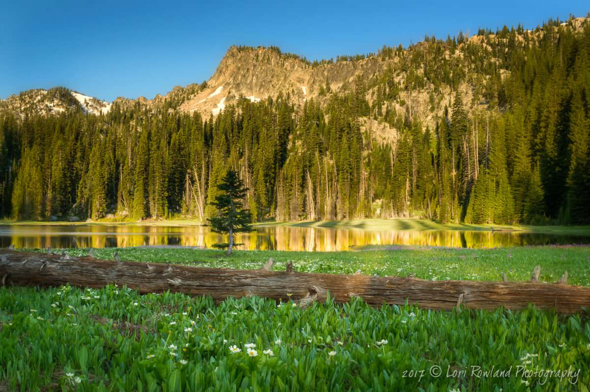Dutch Flat Lake is the perfect destination for hiking and photography in Eastern Oregon
